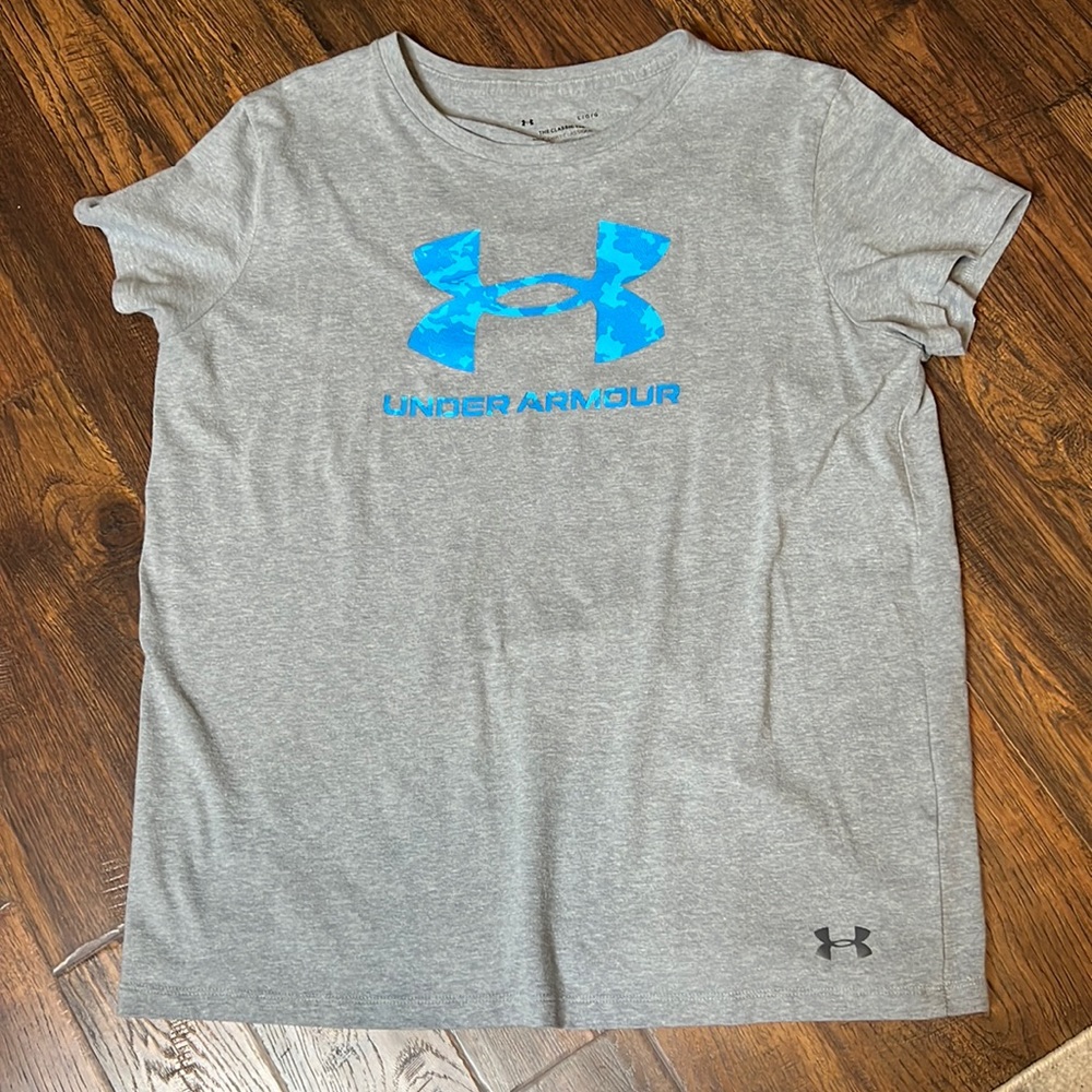 Gray Under Armour shirt